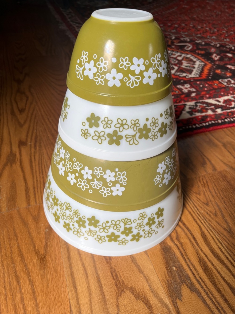 Vintage PYREX green & white spring blossom crazy daisy mixing bowl set 1970s